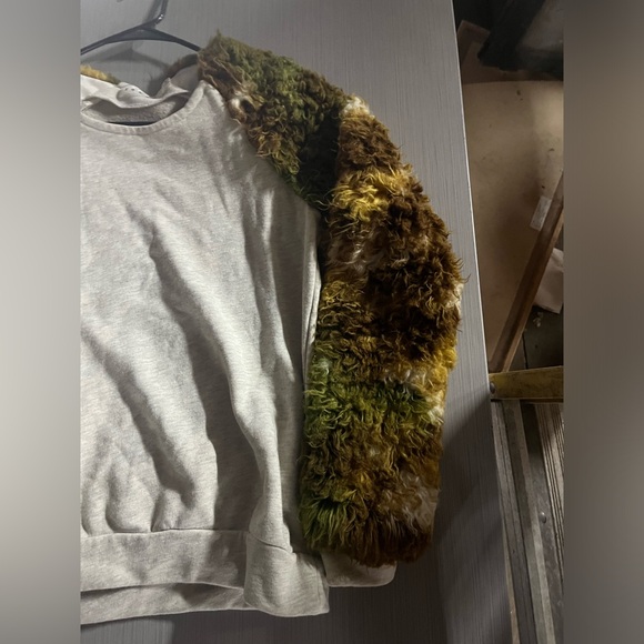 Fur Sleeved Sweatshirt By Rehab Small - Picture 2 of 15